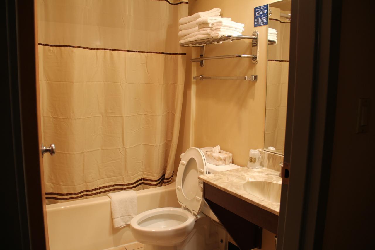 Budget Host Motel 2*